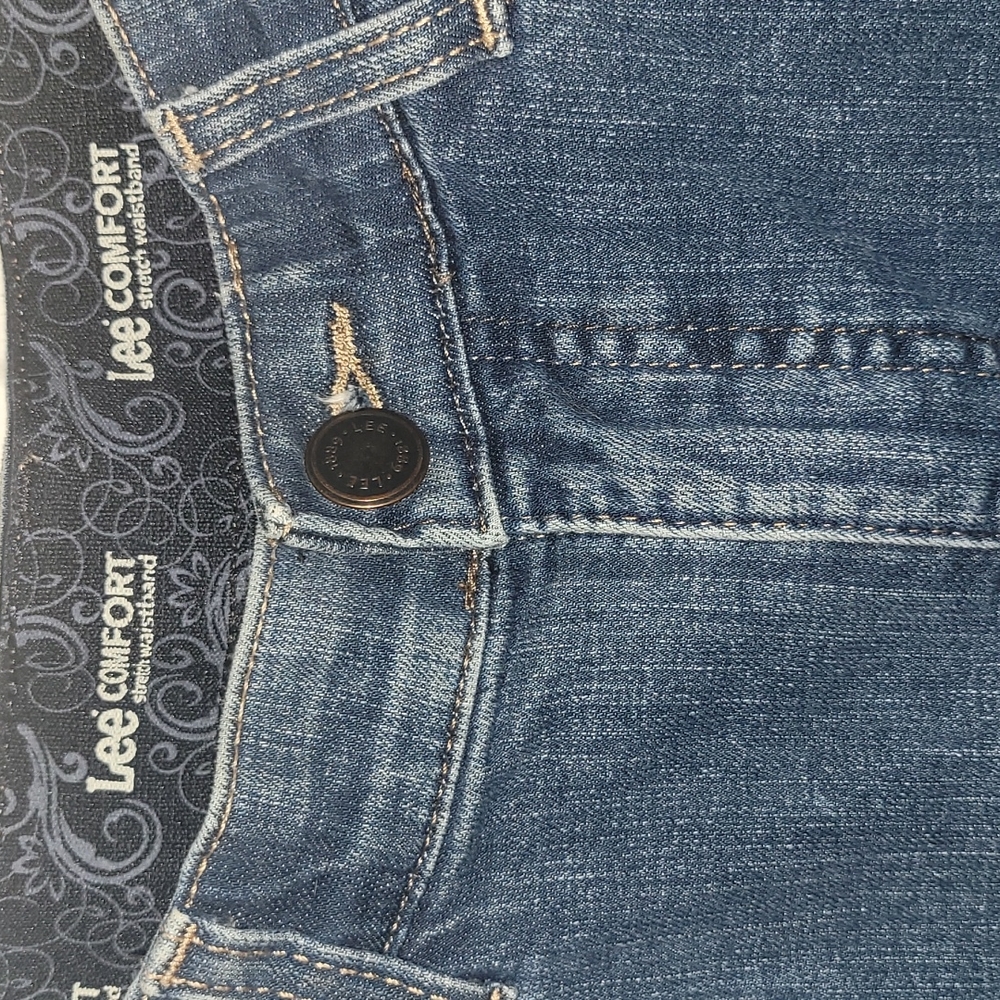 Lee Comfort Stretch Waistband Women's straight leg jeans size 10